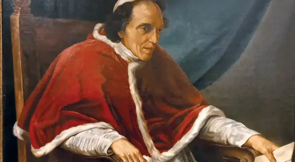 Portrait du pape Pie VII, assis, tenant un document. Il porte une soutane blanche et une cape rouge bordée de fourrure.