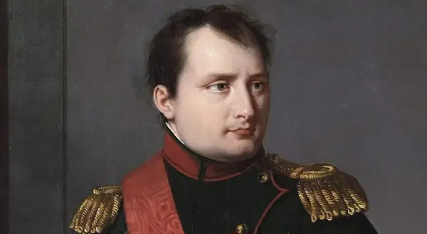 Portrait de Napoléon Bonaparte, le jour quand est né Napoléon Bonaparte. Il porte un uniforme militaire avec des épaulettes dorées et un ruban rouge.