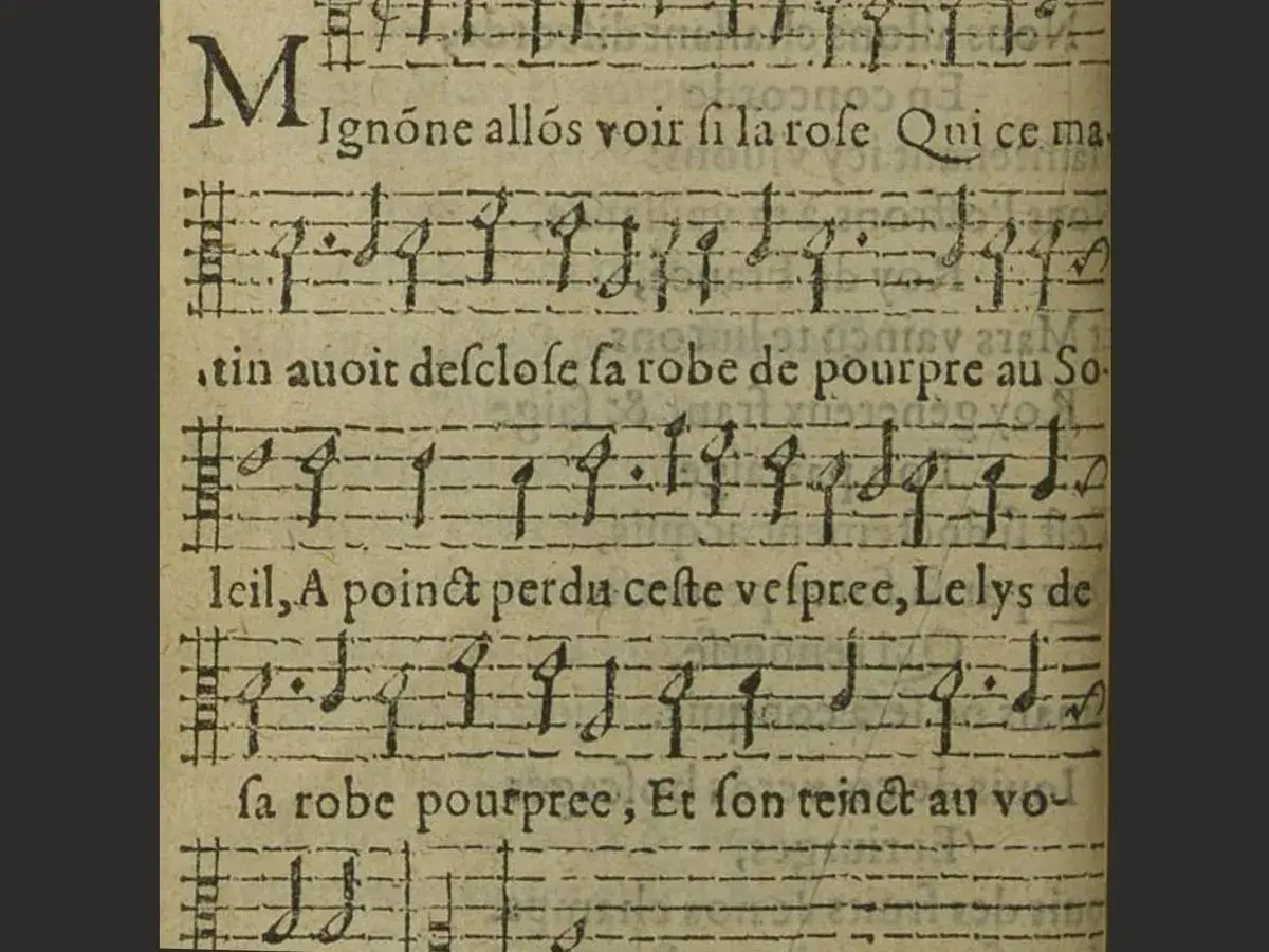 Mignonne, allons voir si la rose analyse le texte ancien et sa musique. La partition dépeint une scène poétique.